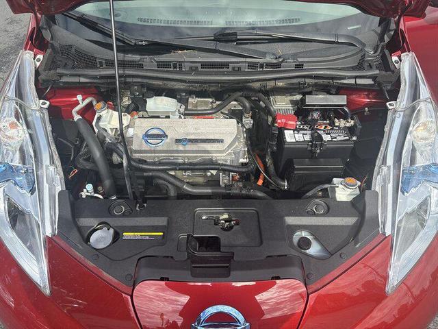 Photo of 2012 Cayenne Red Nissan Leaf