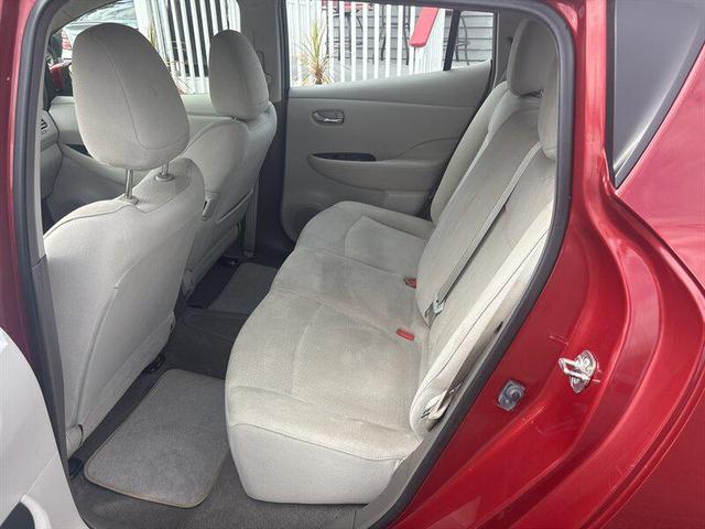 Photo of 2012 Cayenne Red Nissan Leaf