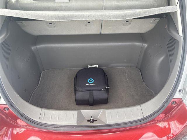Photo of 2012 Cayenne Red Nissan Leaf