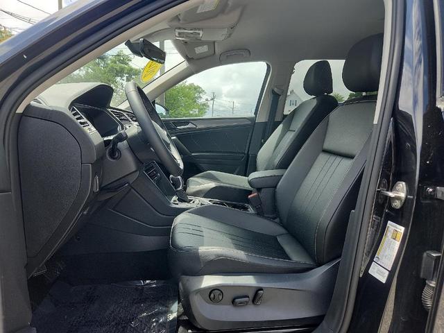 Photo of 2022 Deep Black Pearl Effect Volkswagen Tiguan