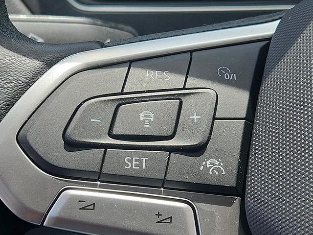 Photo of 2022 Deep Black Pearl Effect Volkswagen Tiguan