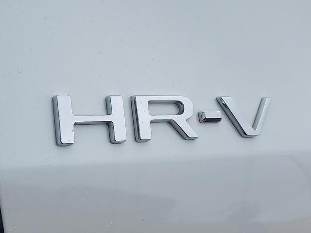 Photo of 2023 Platinum White Pearl Honda HR-V