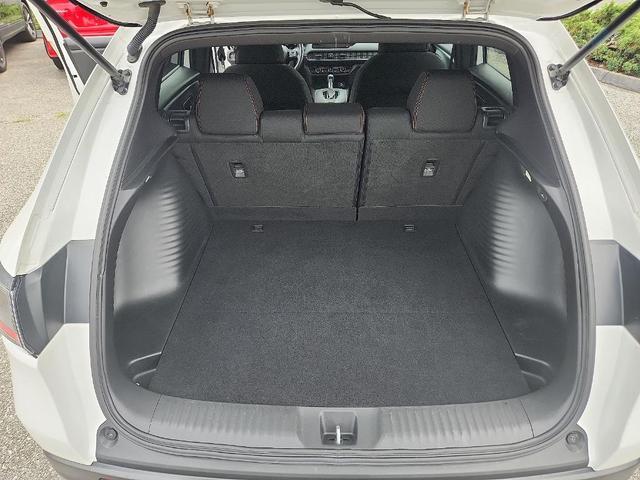 Photo of 2023 Platinum White Pearl Honda HR-V