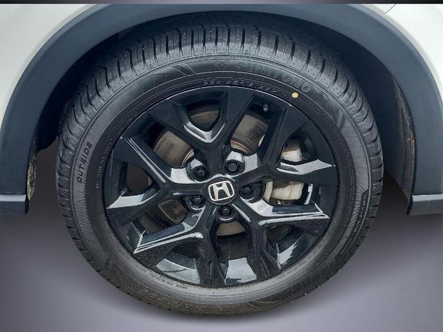 Photo of 2023 Platinum White Pearl Honda HR-V