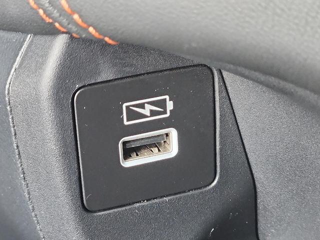 Photo of 2023 Platinum White Pearl Honda HR-V