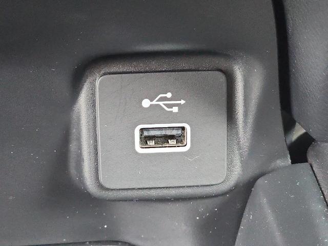Photo of 2023 Platinum White Pearl Honda HR-V