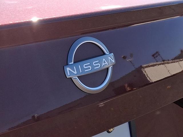 Photo of 2023 Garnet Pearl Nissan Altima