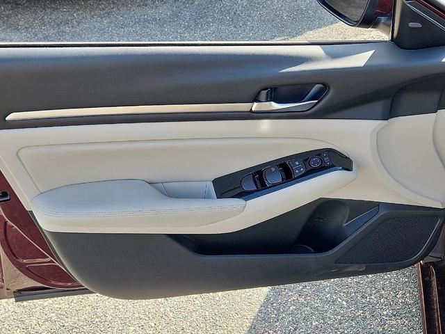 Photo of 2023 Garnet Pearl Nissan Altima