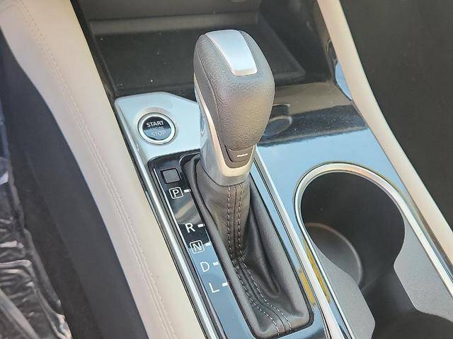 Photo of 2023 Garnet Pearl Nissan Altima