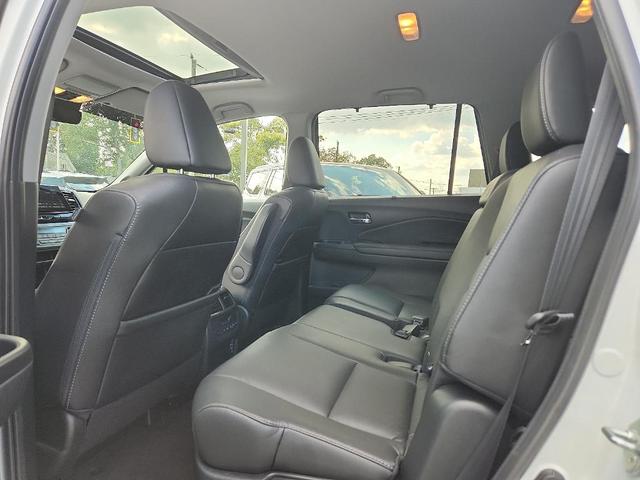Photo of 2022 Platinum White Pearl Honda Pilot