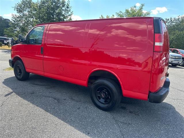 Photo of 2015 Cardinal Red GMC Savana 3500