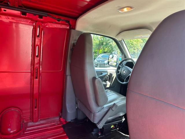 Photo of 2015 Cardinal Red GMC Savana 3500