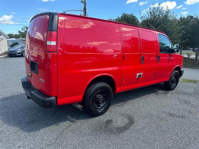Photo of 2015 Cardinal Red GMC Savana 3500