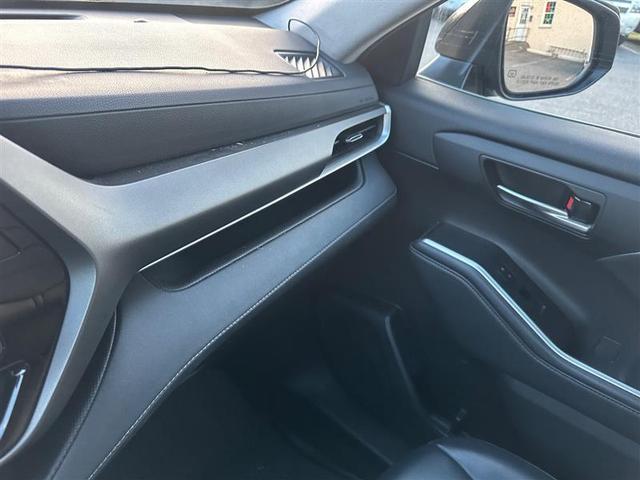 Photo of 2021 Midnight Black Metallic Toyota Highlander