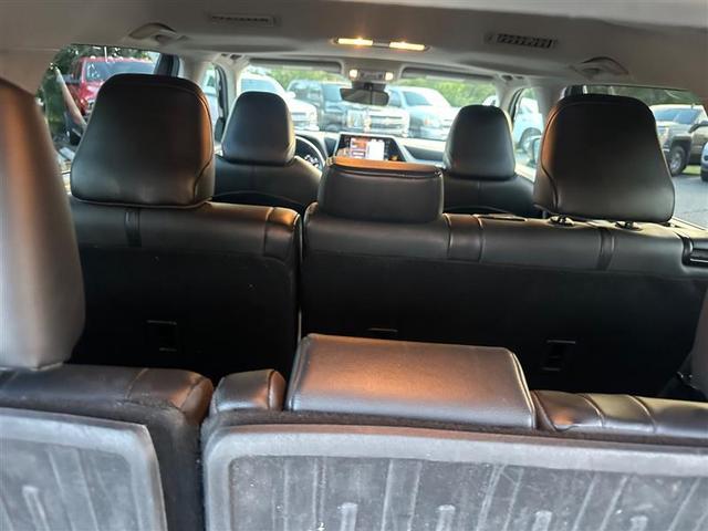 Photo of 2021 Midnight Black Metallic Toyota Highlander