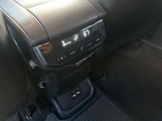 Photo of 2021 Midnight Black Metallic Toyota Highlander
