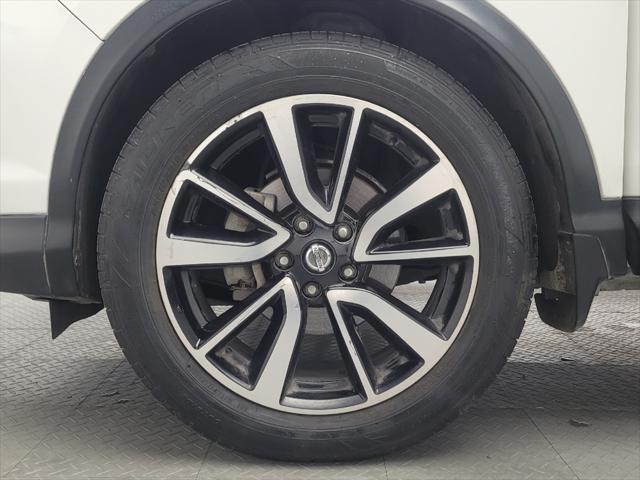 Photo of 2018 Pearl White Nissan Rogue Sport