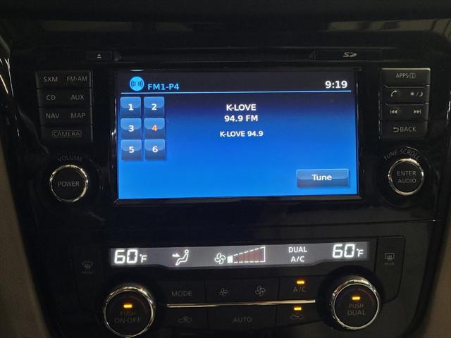 Photo of 2018 Pearl White Nissan Rogue Sport