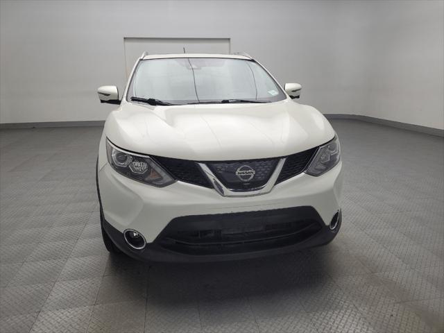 Photo of 2018 Pearl White Nissan Rogue Sport