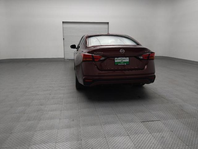 Photo of 2023 Red Nissan Altima