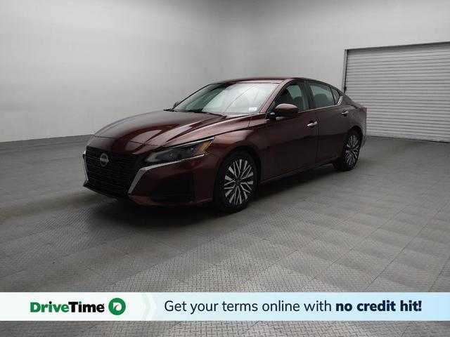 Photo of 2023 Red Nissan Altima