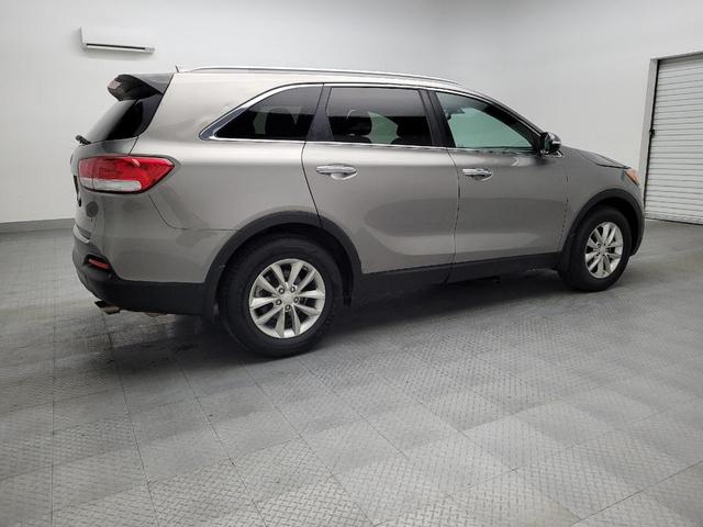 Photo of 2016 Gray Kia Sorento