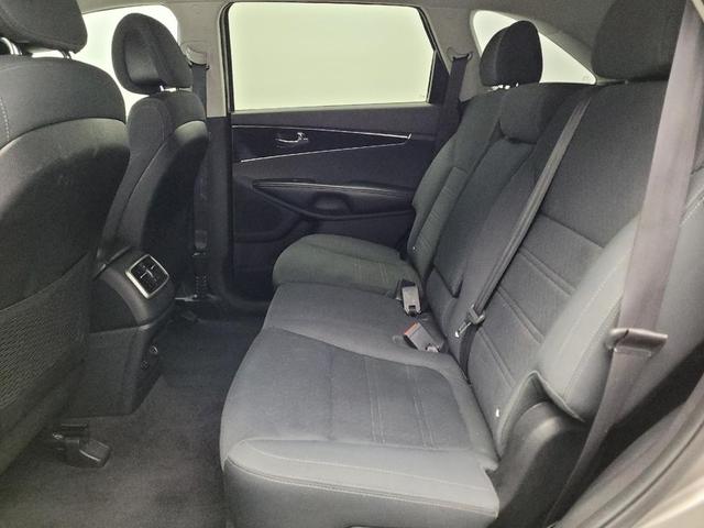 Photo of 2016 Gray Kia Sorento