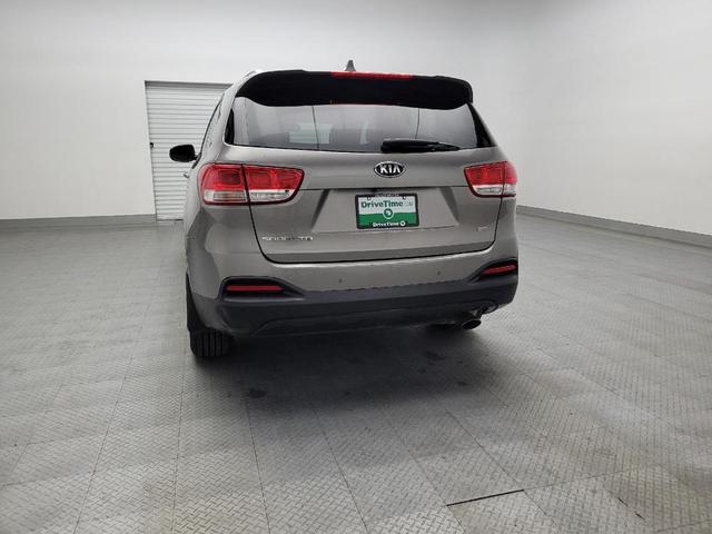 Photo of 2016 Gray Kia Sorento