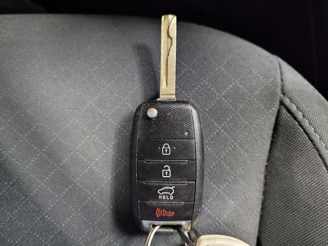Photo of 2016 Gray Kia Sorento