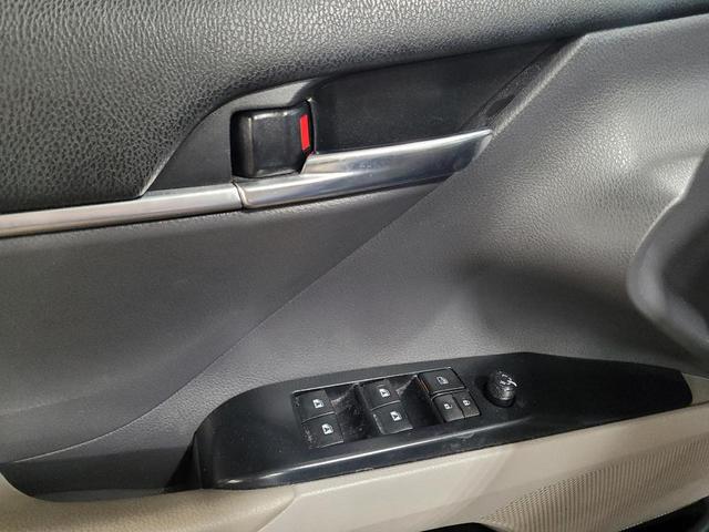 Photo of 2020 Blue Streak Metallic Toyota Camry