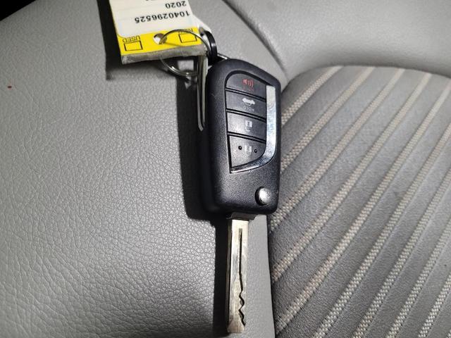 Photo of 2020 Blue Streak Metallic Toyota Camry