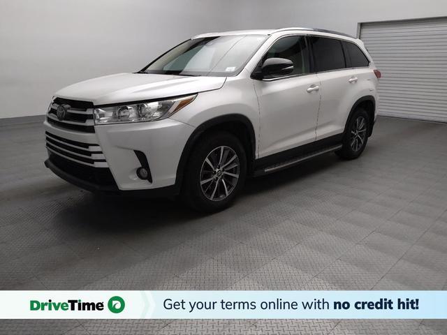 Photo of 2019 Blizzard Pearl Toyota Highlander