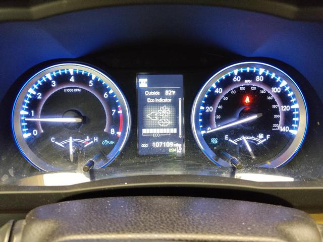 Photo of 2019 Blizzard Pearl Toyota Highlander