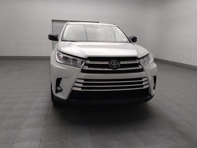 Photo of 2019 Blizzard Pearl Toyota Highlander
