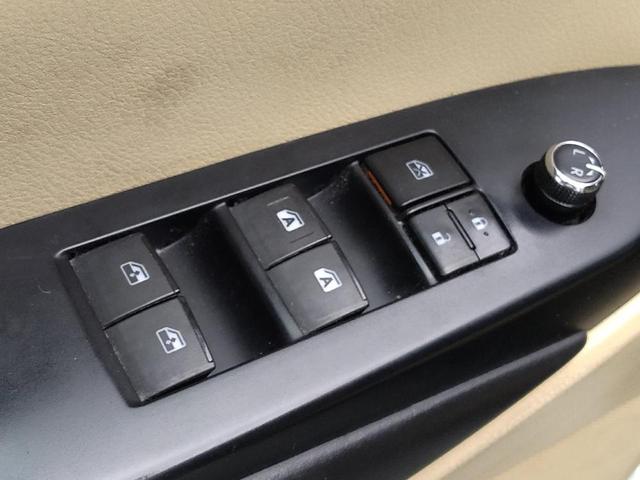 Photo of 2019 Blizzard Pearl Toyota Highlander