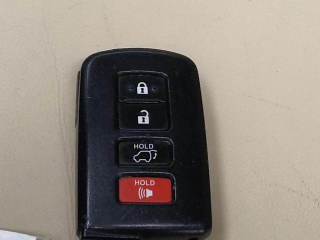 Photo of 2019 Blizzard Pearl Toyota Highlander