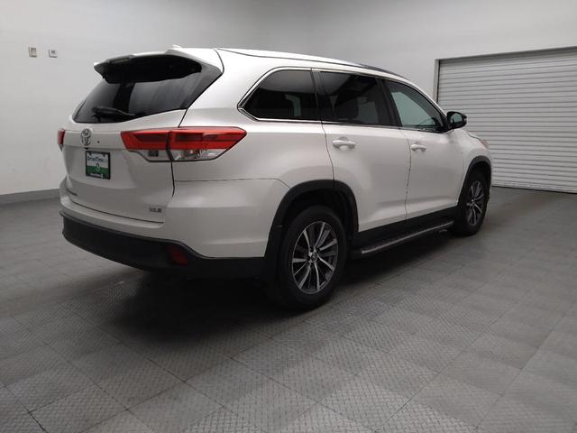 Photo of 2019 Blizzard Pearl Toyota Highlander