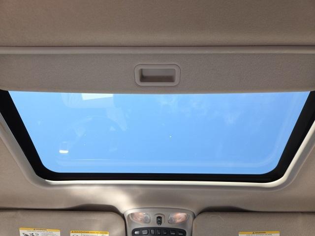Photo of 2005 Bright Silver Clearcoat Metallic Jeep Liberty