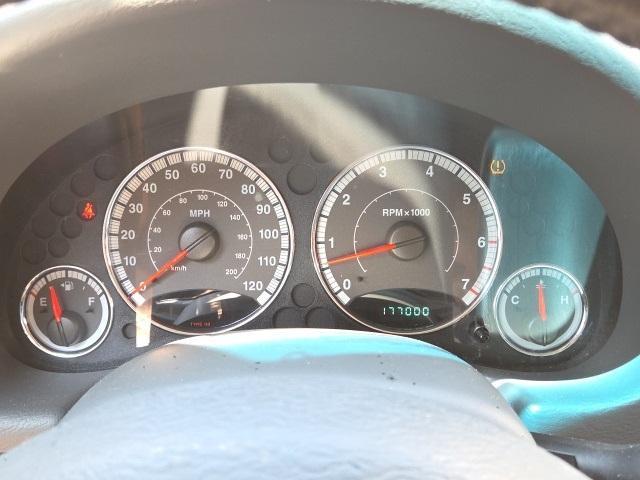 Photo of 2005 Bright Silver Clearcoat Metallic Jeep Liberty