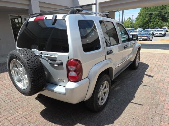 Photo of 2005 Bright Silver Clearcoat Metallic Jeep Liberty