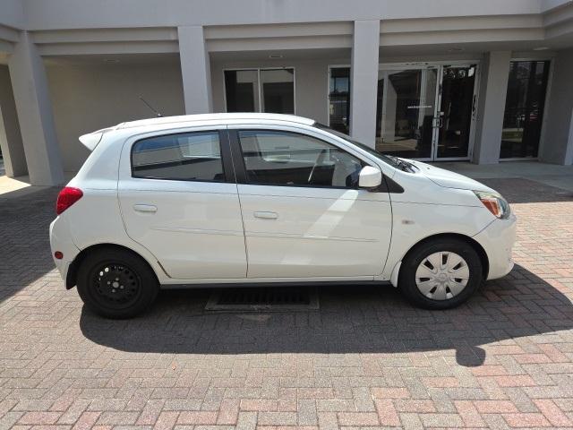 Photo of 2015 Cloud White Mitsubishi Mirage