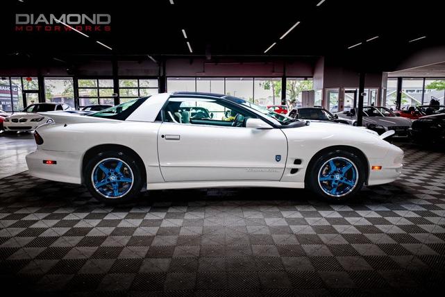 Photo of 1999 Arctic White Pontiac Firebird