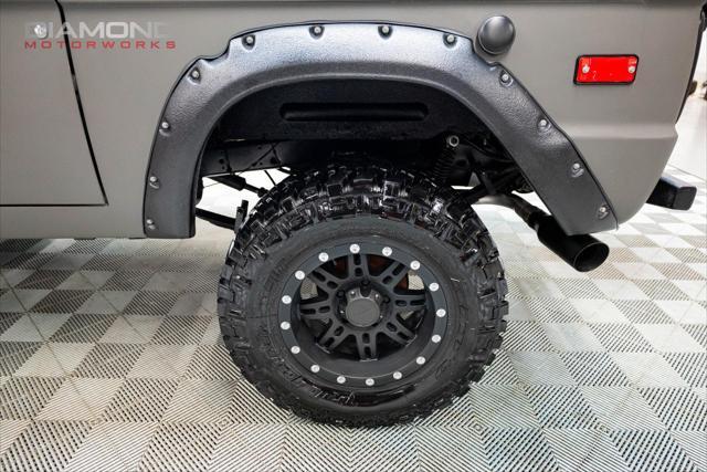 Photo of 1975 Matte Gray Ford Bronco