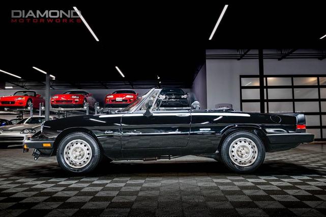 Photo of 1986 Black Alfa Romeo Spider