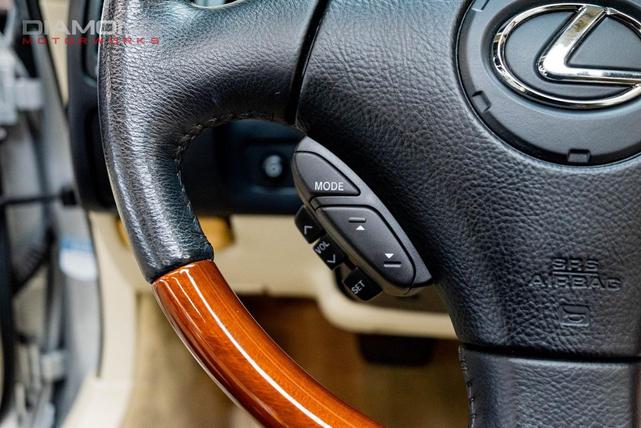 Photo of 2006 Mercury Metallic Lexus SC 430