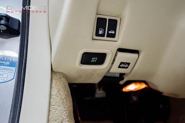 Photo of 2006 Mercury Metallic Lexus SC 430