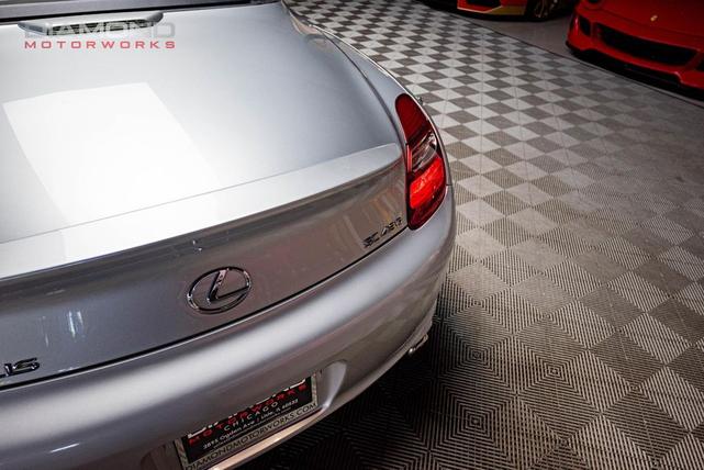 Photo of 2006 Mercury Metallic Lexus SC 430