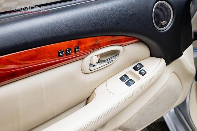 Photo of 2006 Mercury Metallic Lexus SC 430