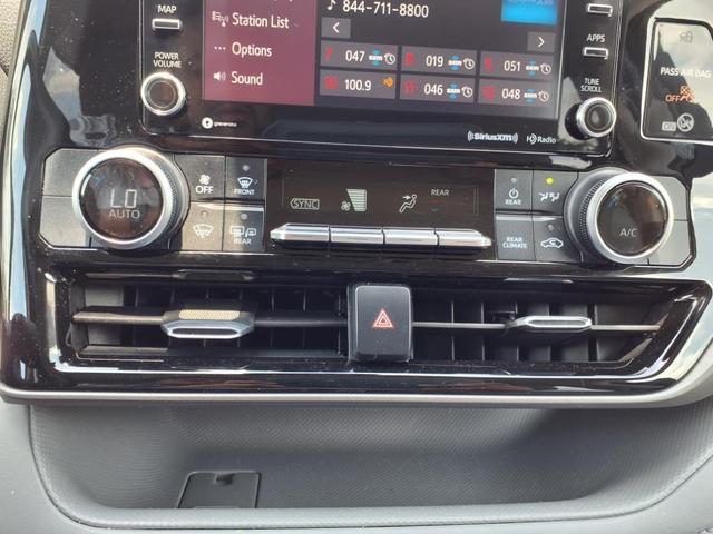 Photo of 2020 Blizzard Pearl Toyota Highlander