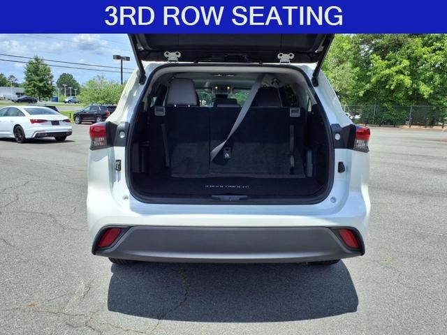Photo of 2020 Blizzard Pearl Toyota Highlander